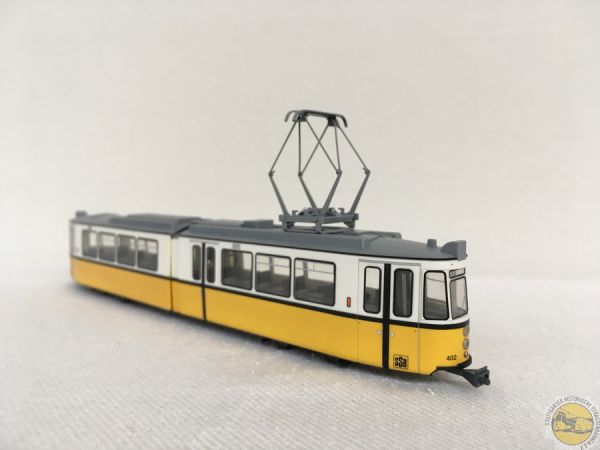 Straßenbahnmodell "GT 4 / Nr. 402 / H0 / mit Antrieb"